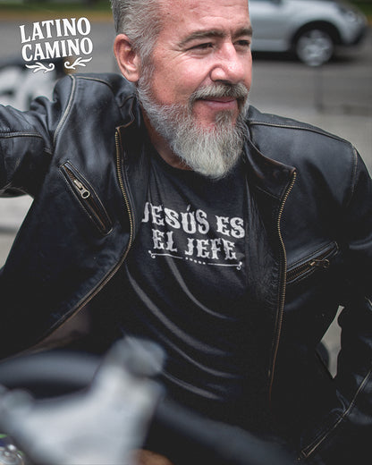 Jesús es El Jefe Tshirt